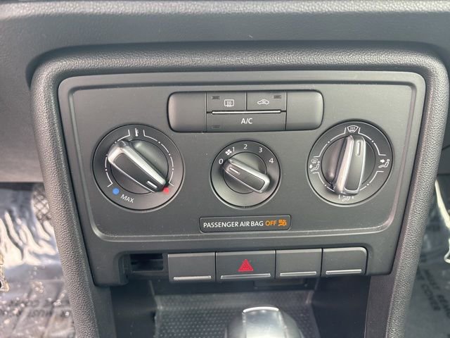 Used 2018 Volkswagen Beetle 2.0T S image 25