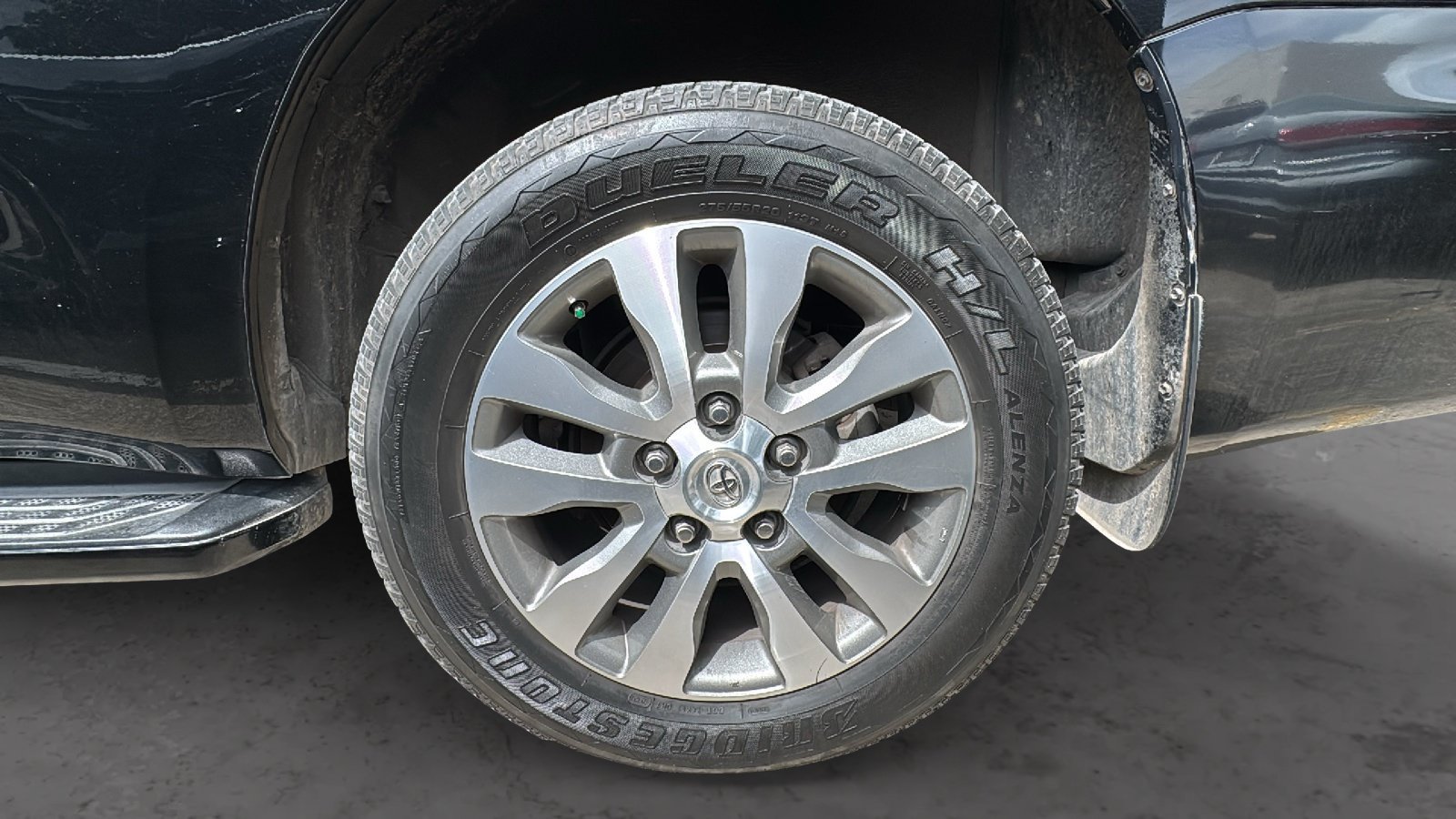 Used 2017 Toyota Sequoia Limited w/ Safety & Convenience Package RWD image 20