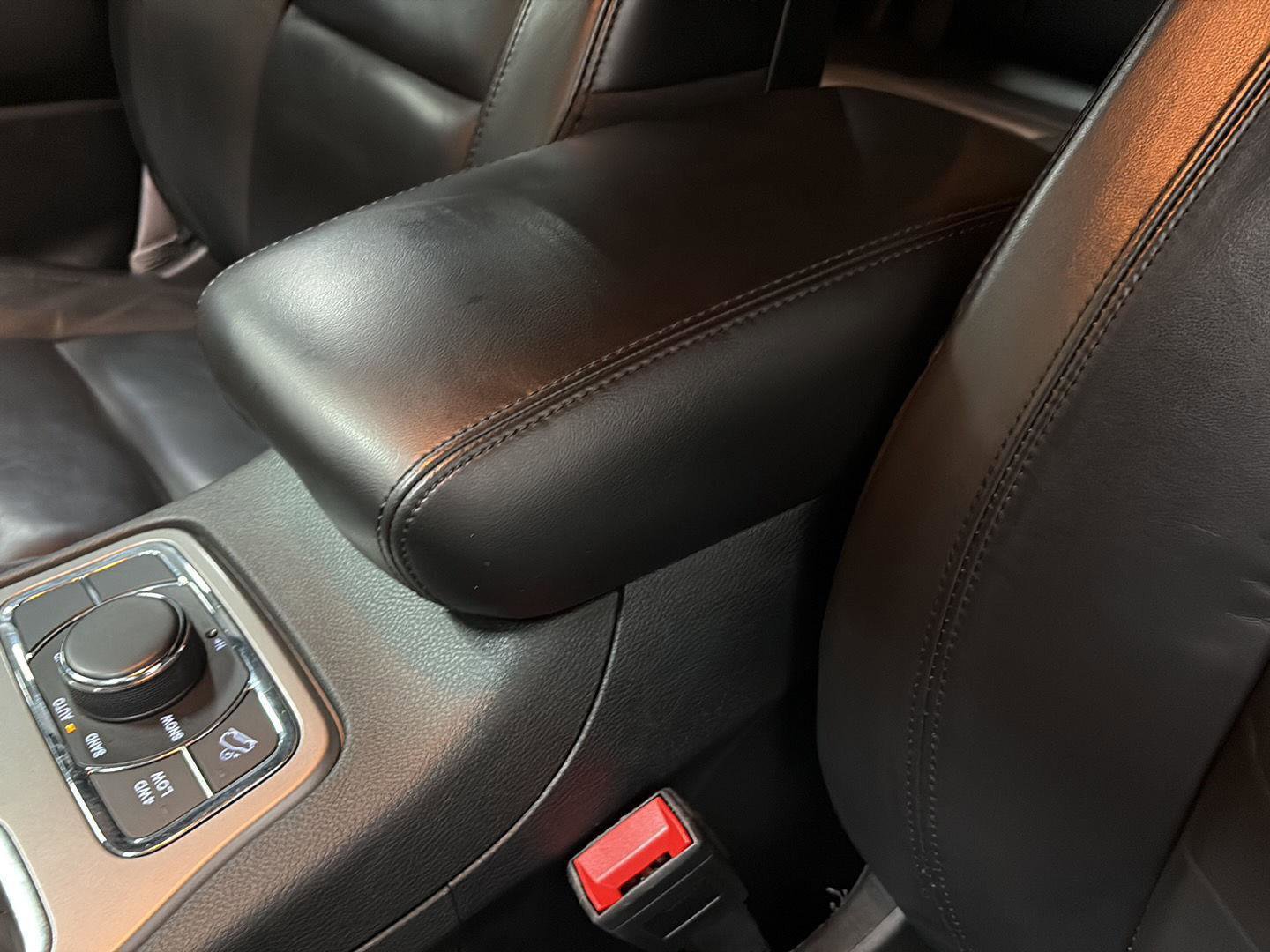 Used 2022 Jeep Grand Cherokee Limited AWD/4WD image 19