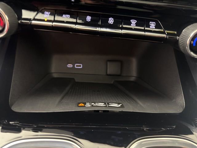 Used 2025 Chevrolet Traverse RS image 44