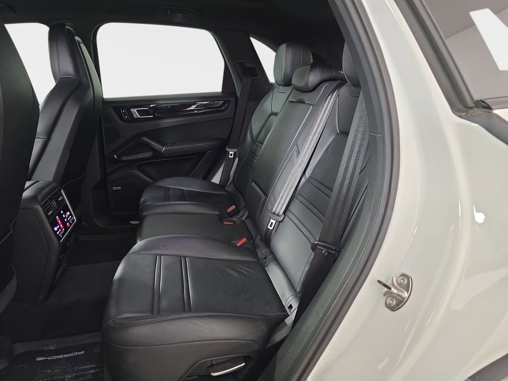 Used 2019 Porsche Cayenne image 17