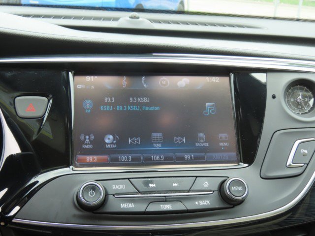 Used 2018 Buick Envision Essence FWD image 29