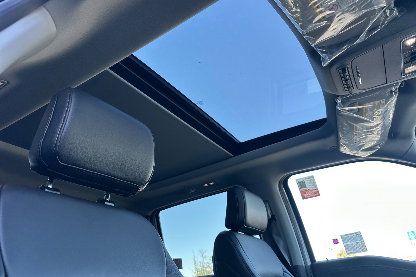 New 2026 Ford F250 Lariat w/ Black Appearance Package image 16