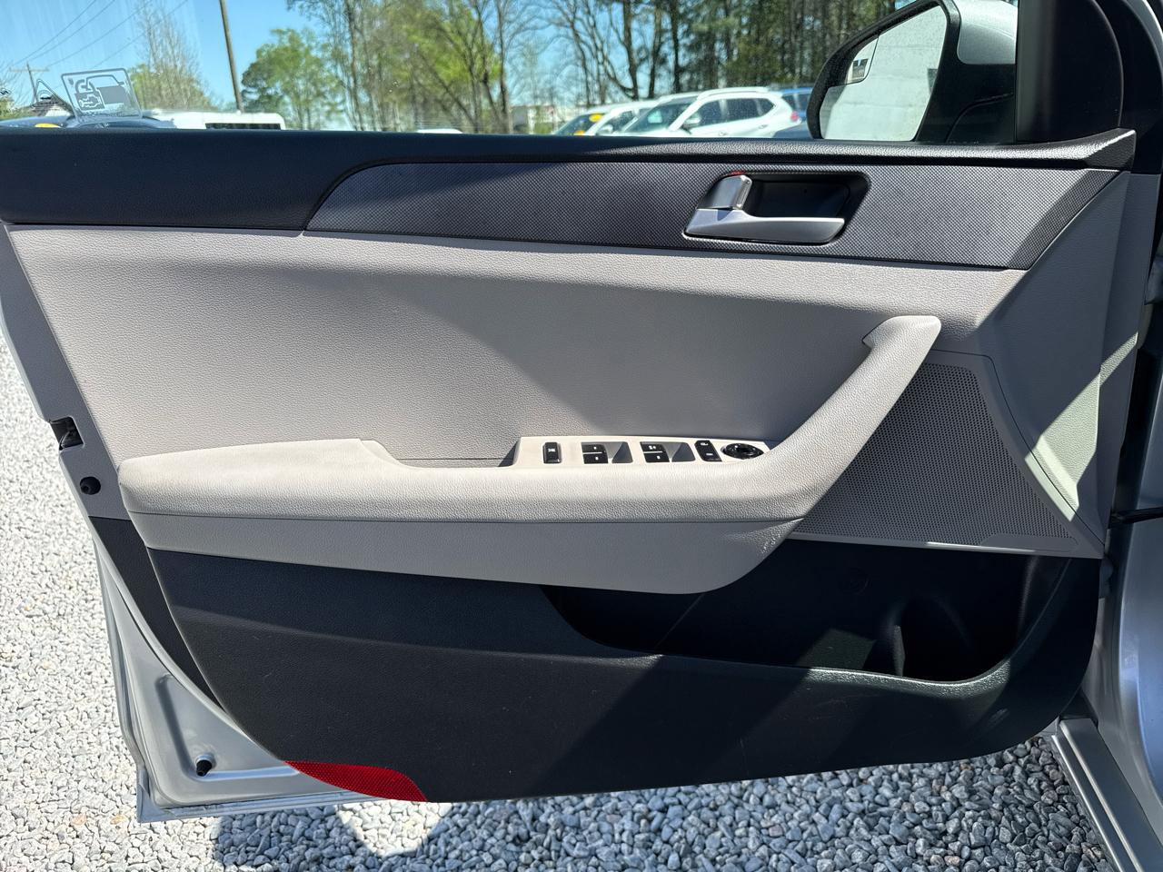 Used 2017 Hyundai Sonata SE image 14