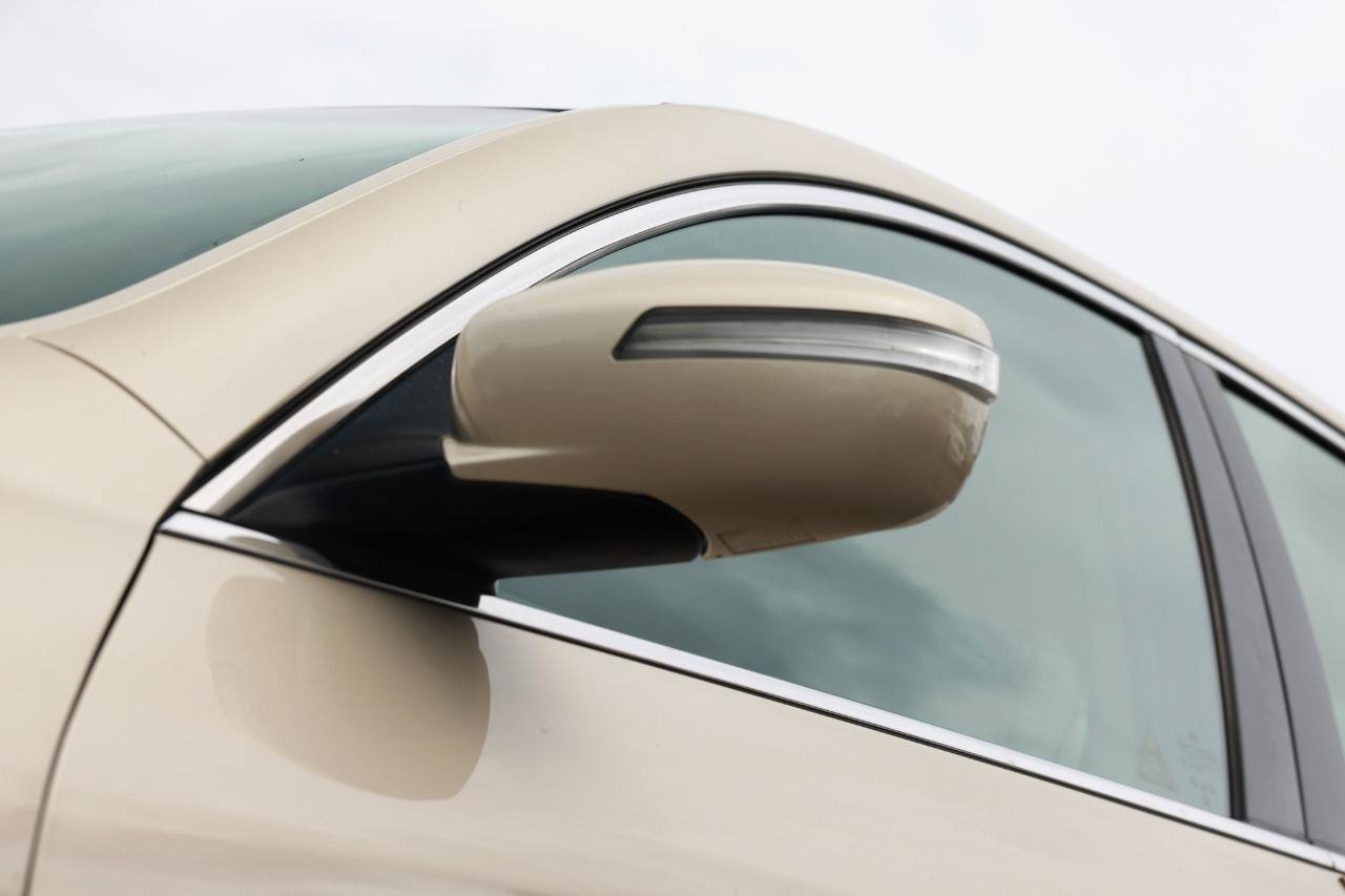Used 2011 Hyundai Genesis 3.8 RWD image 35