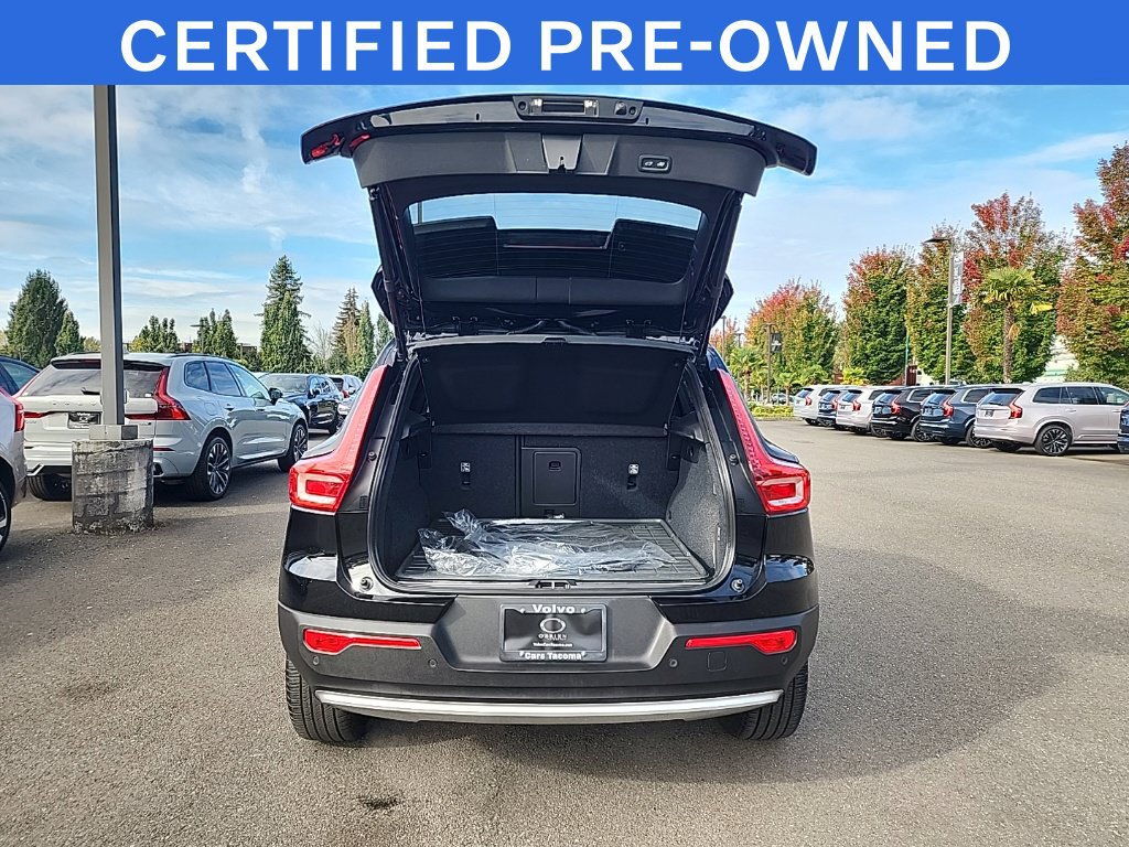 Used 2024 Volvo XC40 B5 Plus w/ Protection Package Premier AWD/4WD image 16