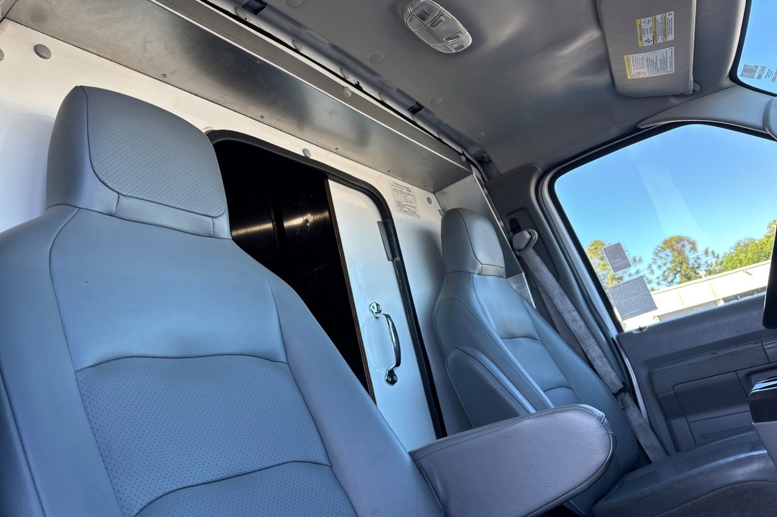 Used 2019 Ford E-450 and Econoline 450 Super Duty w/ Power Windows & Locks Group RWD image 17