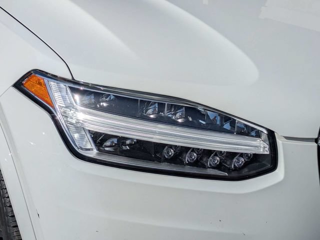 Used 2022 Volvo XC90 T5 Momentum w/ Protection Package Premier FWD image 9