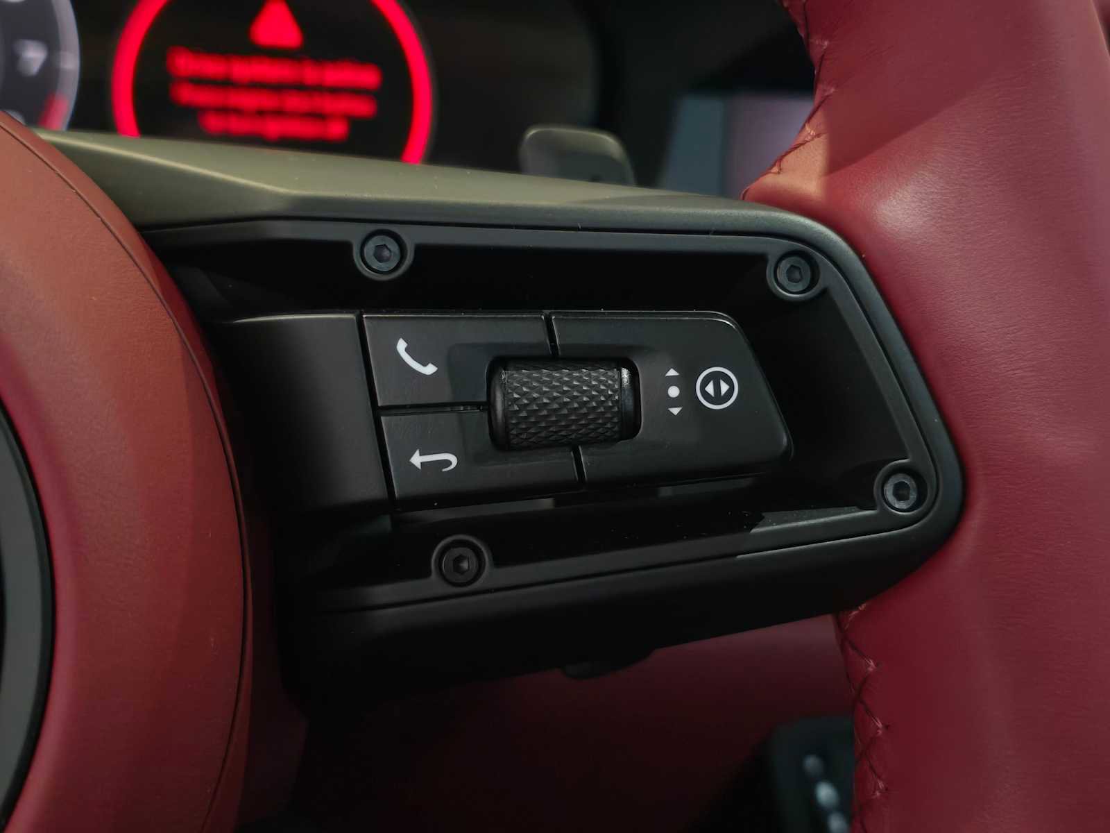 Used 2025 Porsche 911 Carrera image 27