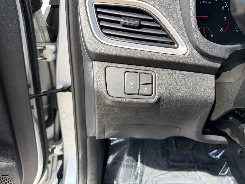 Used 2021 Hyundai Accent SE image 18