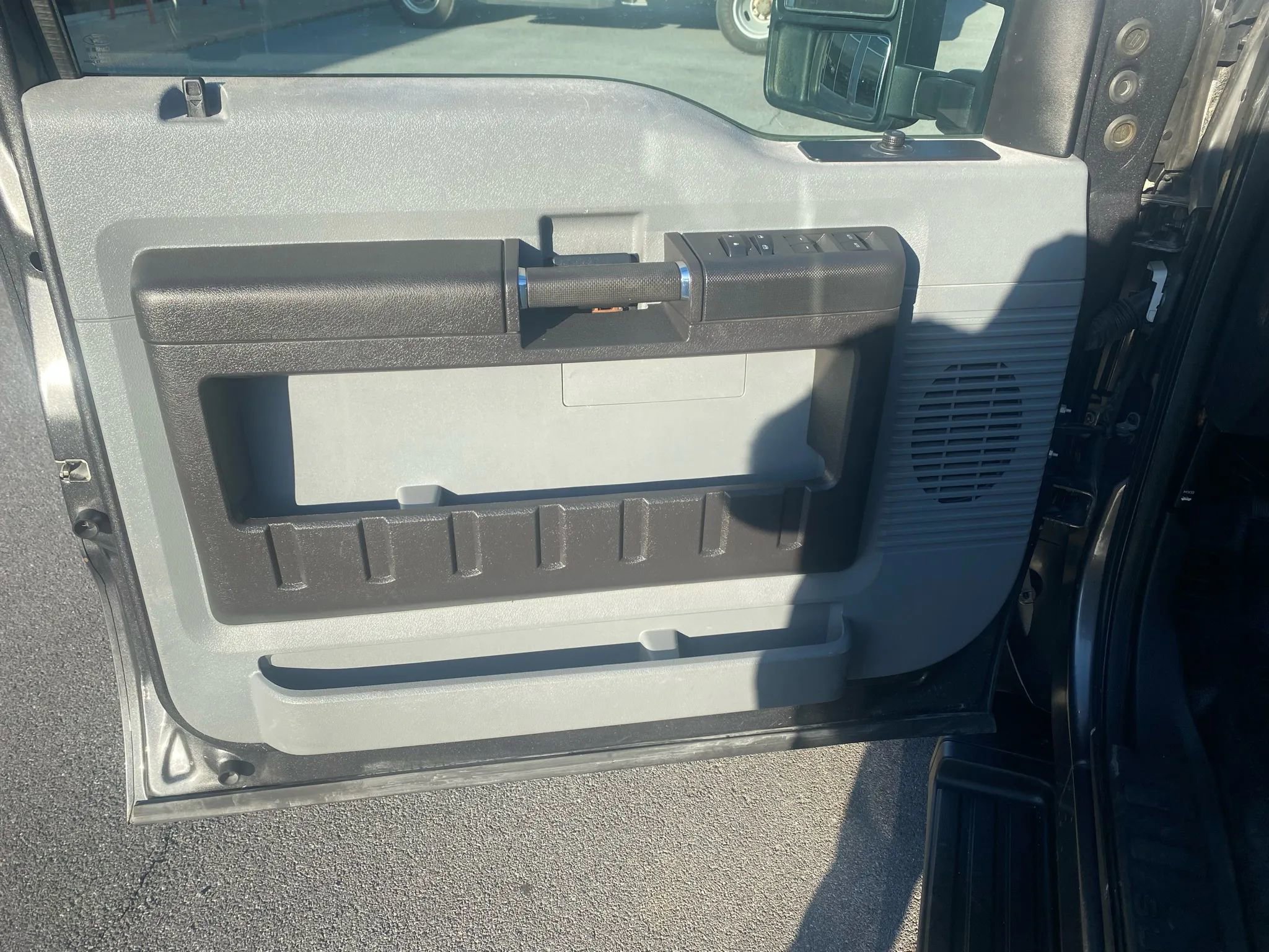 Used 2016 Ford F450 XL w/ Power Equipment Group image 9