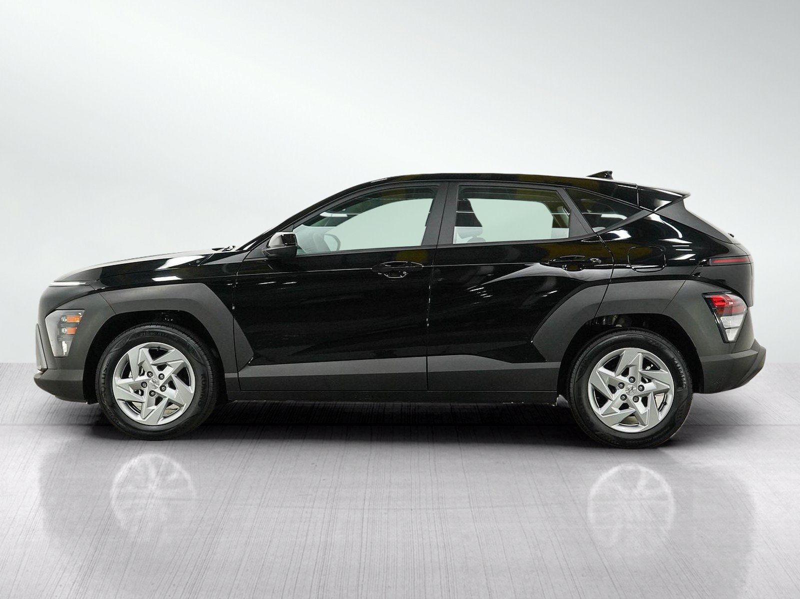 Certified 2024 Hyundai Kona SE FWD image 2