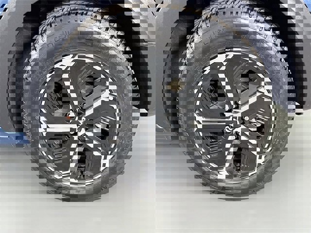 Used 2023 Kia Niro EX image 31