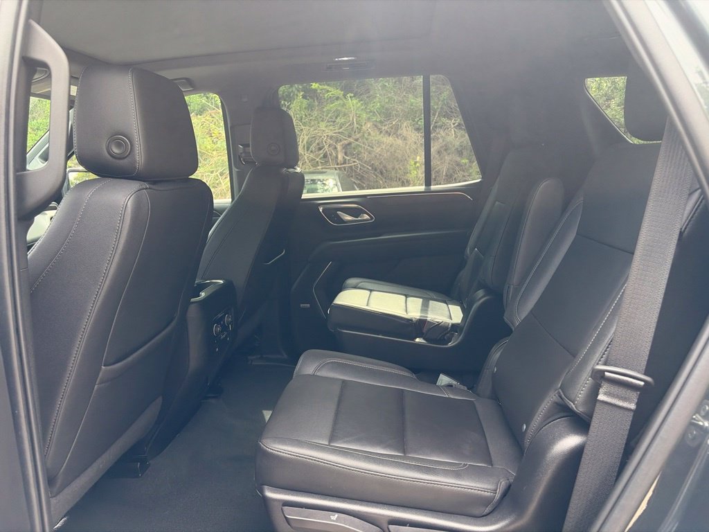 Used 2022 Chevrolet Tahoe Z71 w/ Luxury Package AWD/4WD image 11