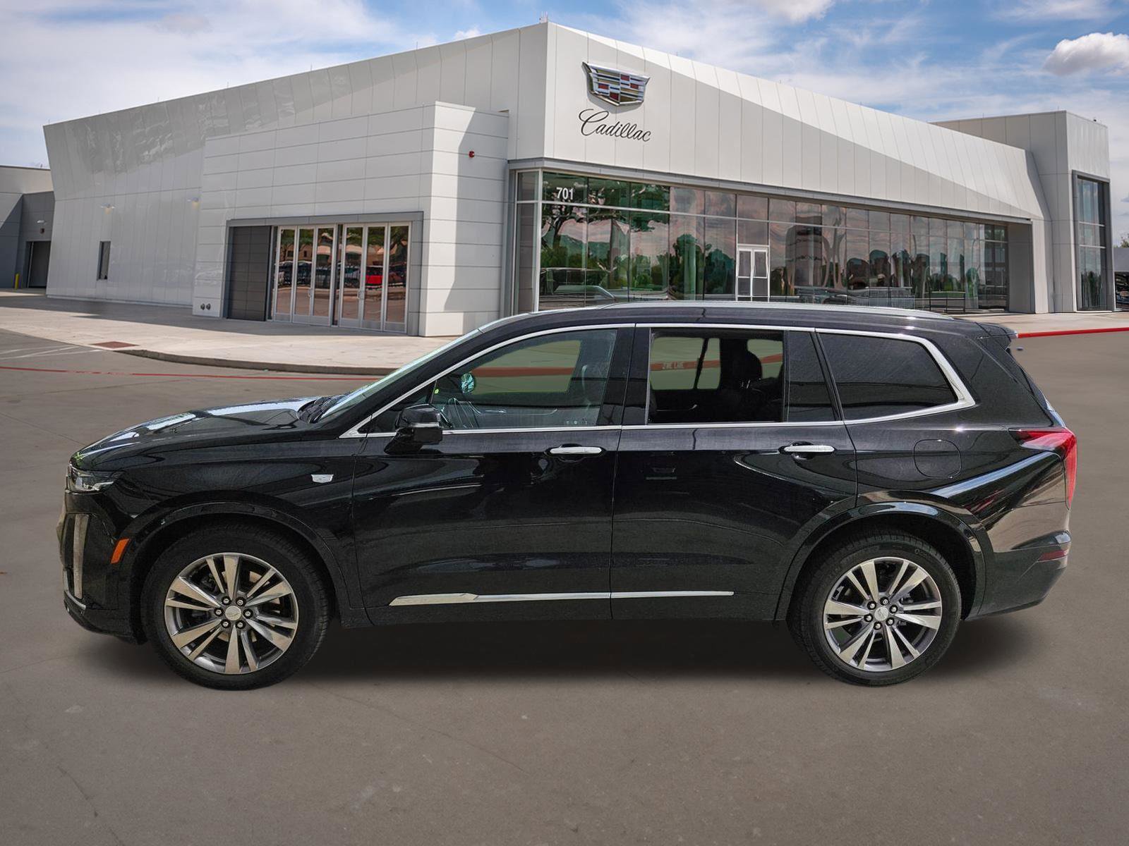 Used 2024 Cadillac XT6 Premium Luxury w/ LPO, Floor Liner Package AWD/4WD image 4