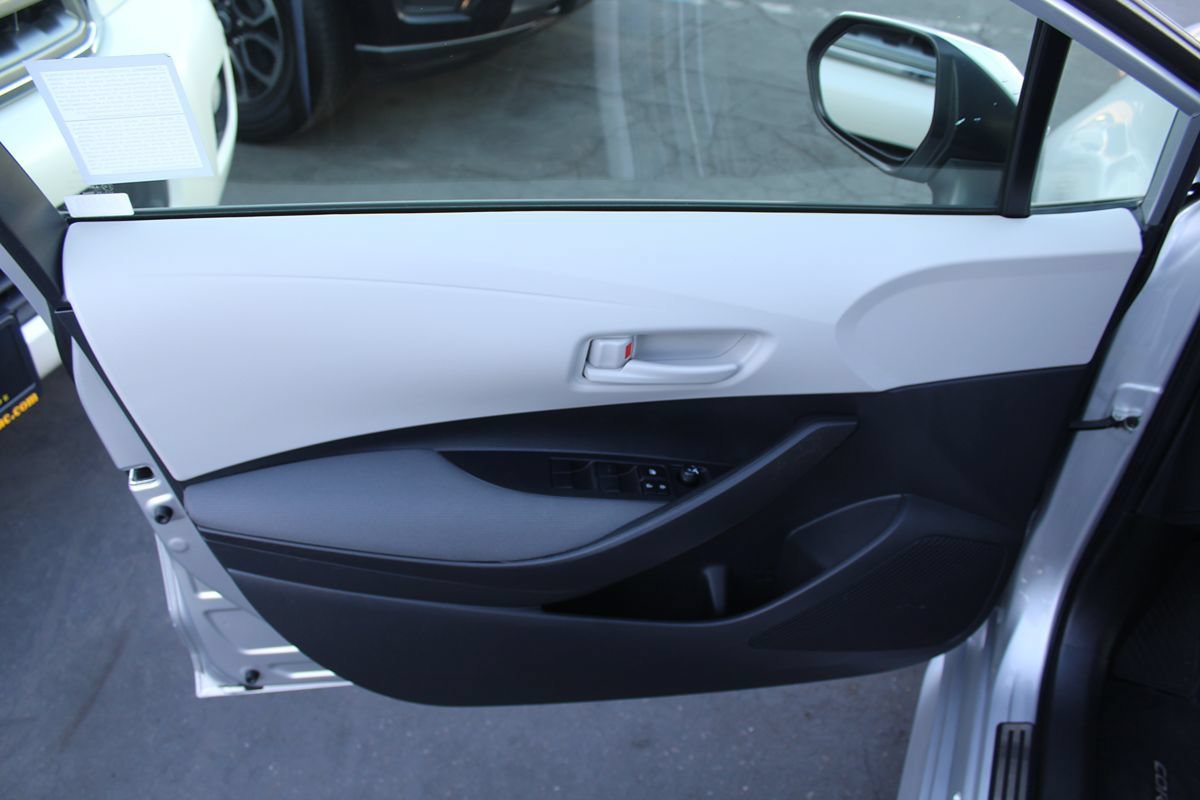 Used 2023 Toyota Corolla LE w/ Carpet Mat Package (TMS) FWD image 15