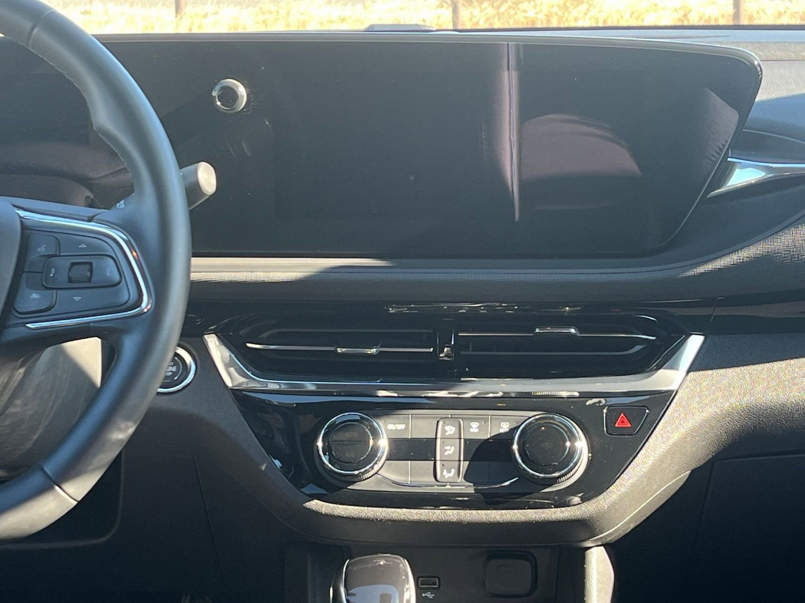 Used 2025 Buick Envista Sport Touring image 18