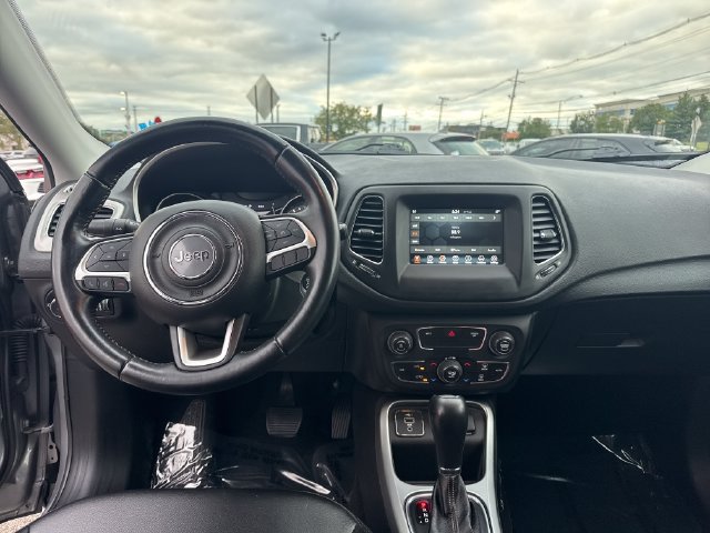 Used 2020 Jeep Compass Latitude FWD image 15