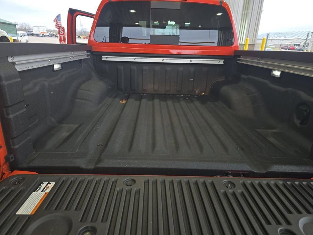 Certified 2025 Nissan Frontier PRO-4X w/ Pro Premium Package image 9