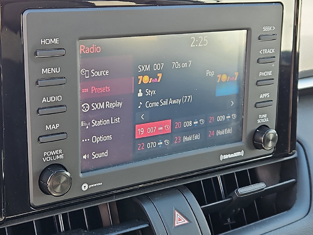 Used 2022 Toyota RAV4 XLE w/ Convenience Package AWD/4WD image 18