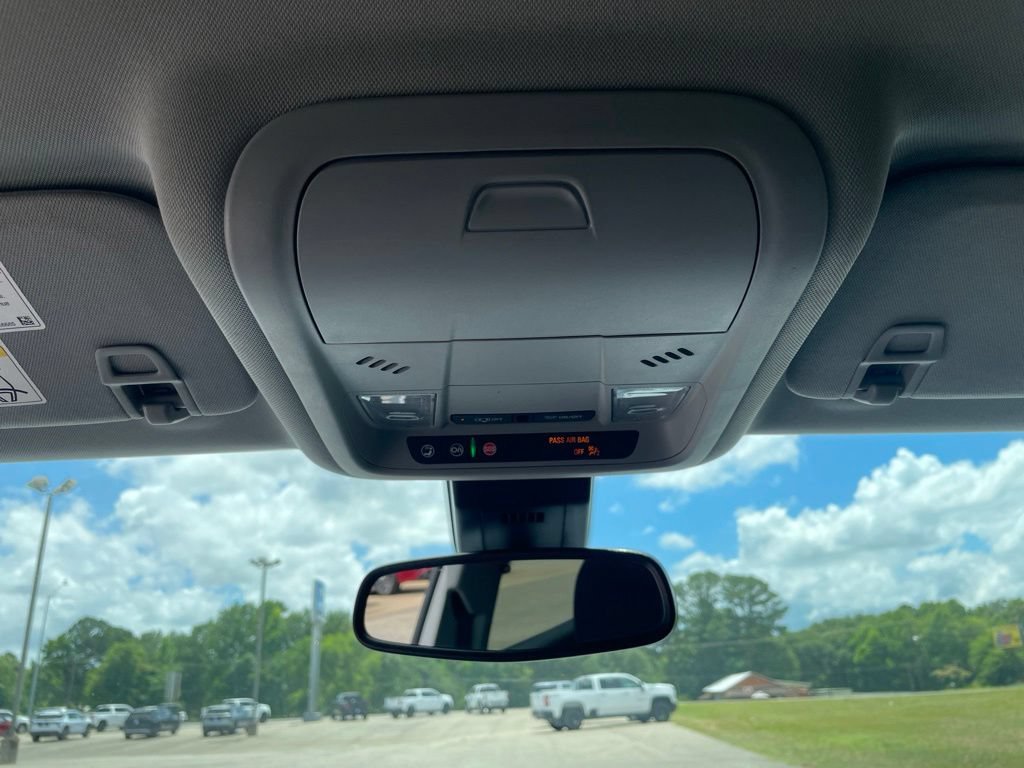 Used 2024 GMC Terrain SLE w/ Driver Convenience Package FWD image 20