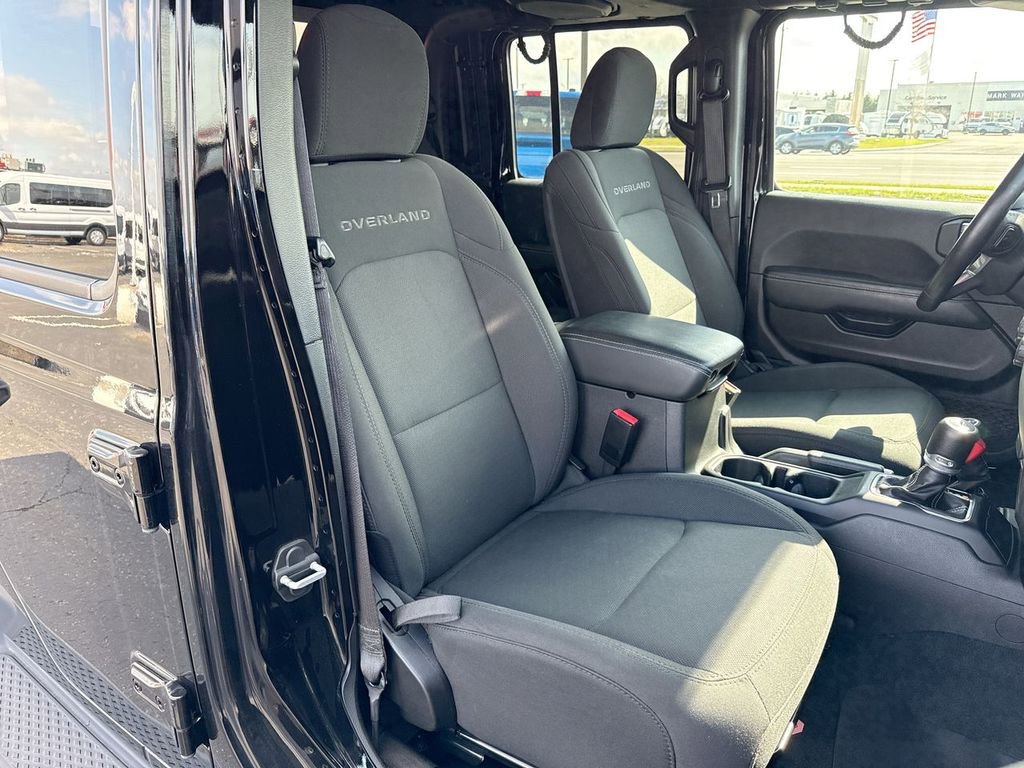 Used 2022 Jeep Gladiator Overland w/ Cold Weather Group image 25