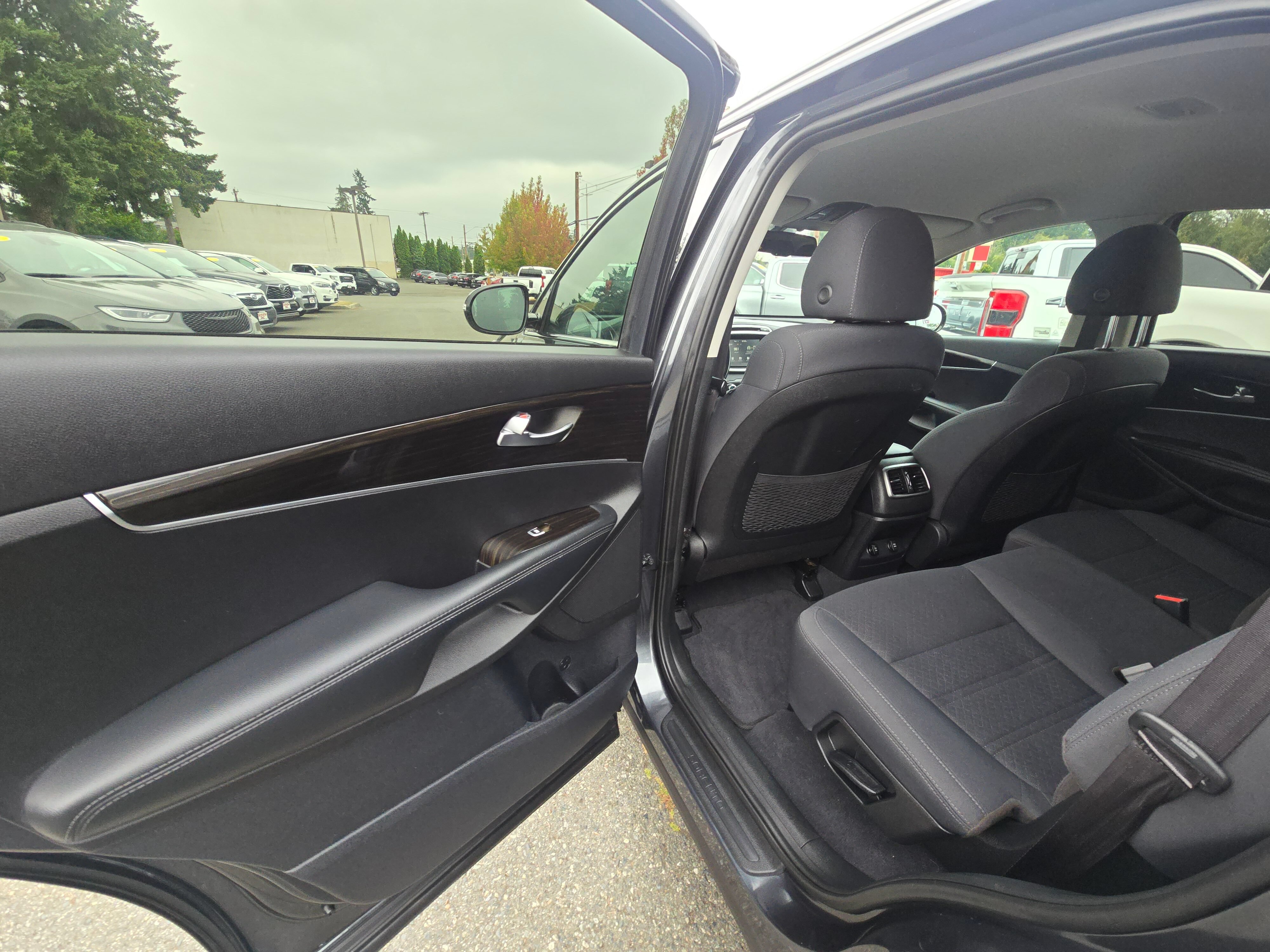 Used 2019 Kia Sorento AWD w/ LX Convenience Package image 15