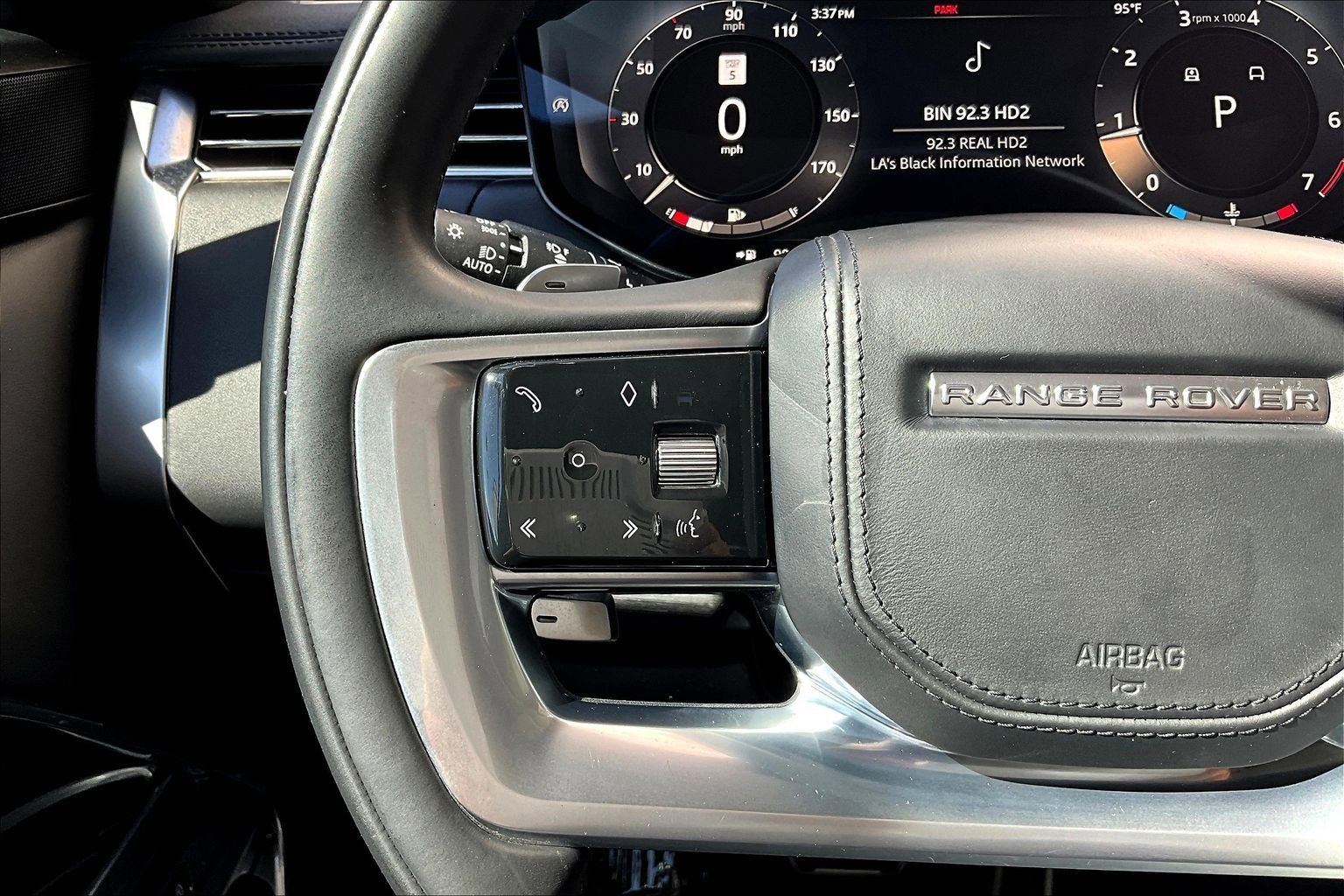 Certified 2023 Land Rover Range Rover SE AWD/4WD image 17