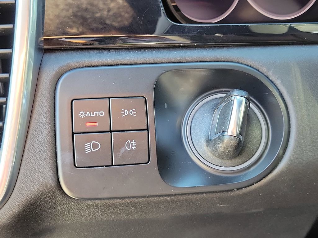Certified 2022 Porsche Cayenne Turbo image 40