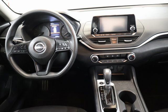 Used 2024 Nissan Altima 2.5 S FWD image 12