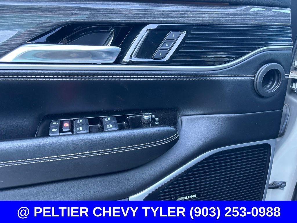 Used 2022 Jeep Wagoneer Series II RWD image 12