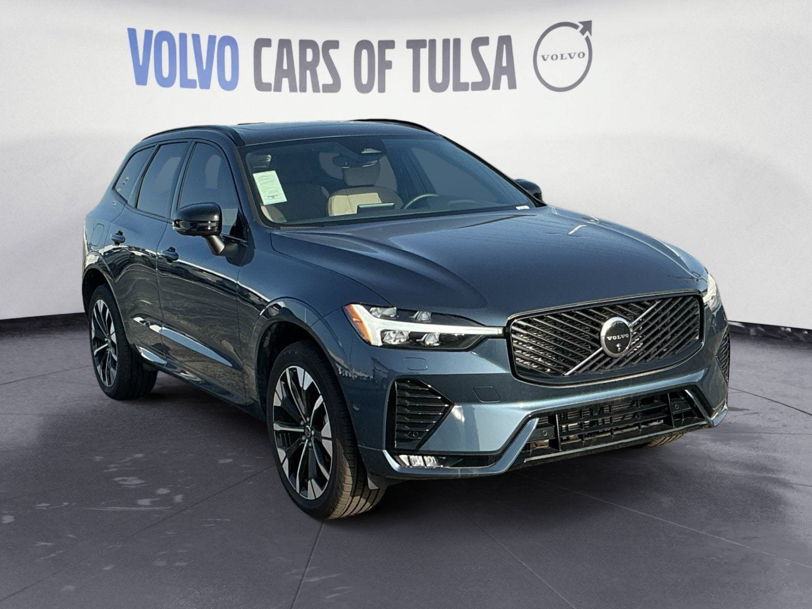 New 2026 Volvo XC60 B5 Plus w/ Protection Package Premier AWD/4WD image 7