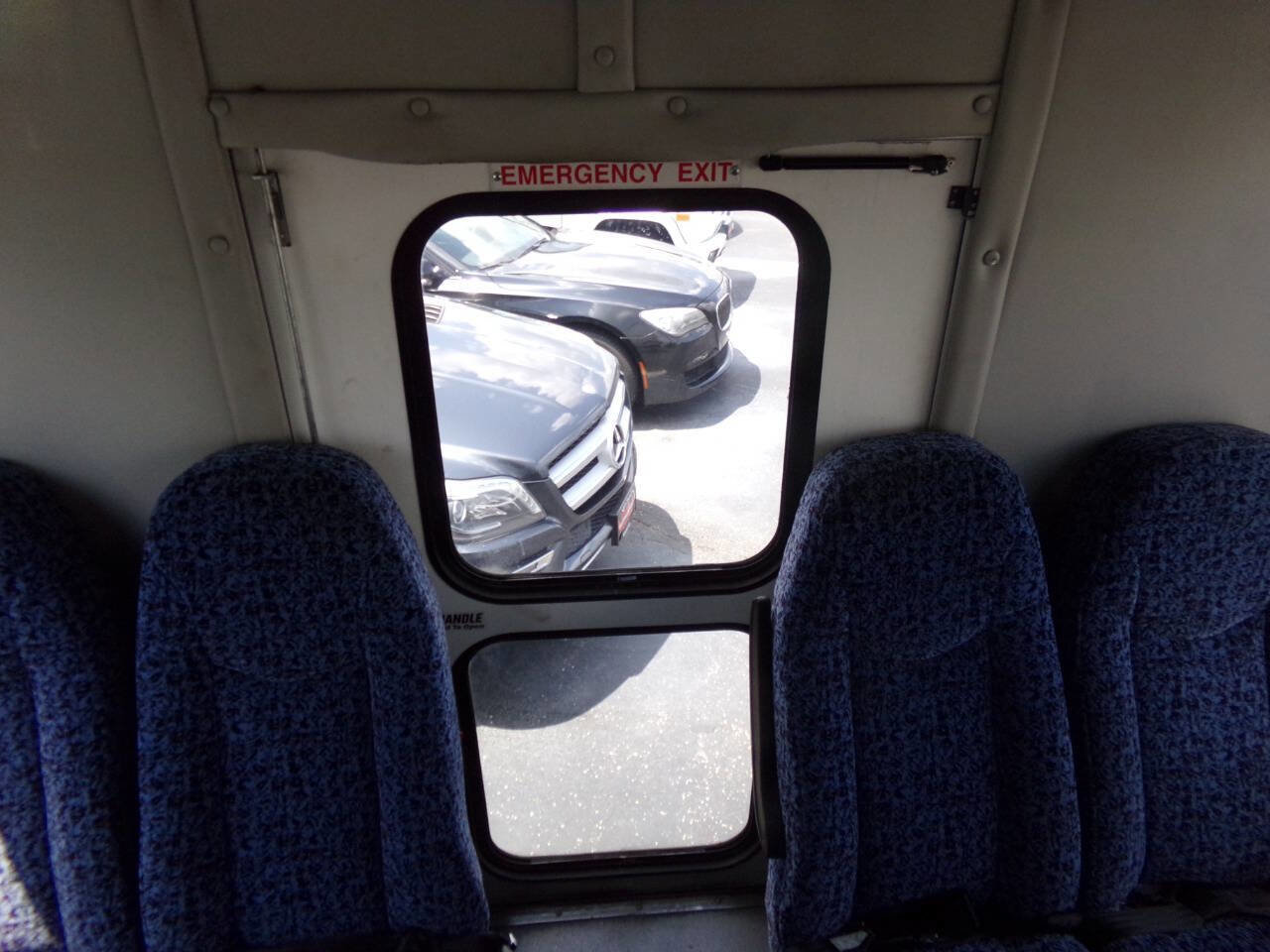 Used 2012 Ford E-450 and Econoline 450 Super Duty w/ Shuttle Bus Prep Pkg image 17