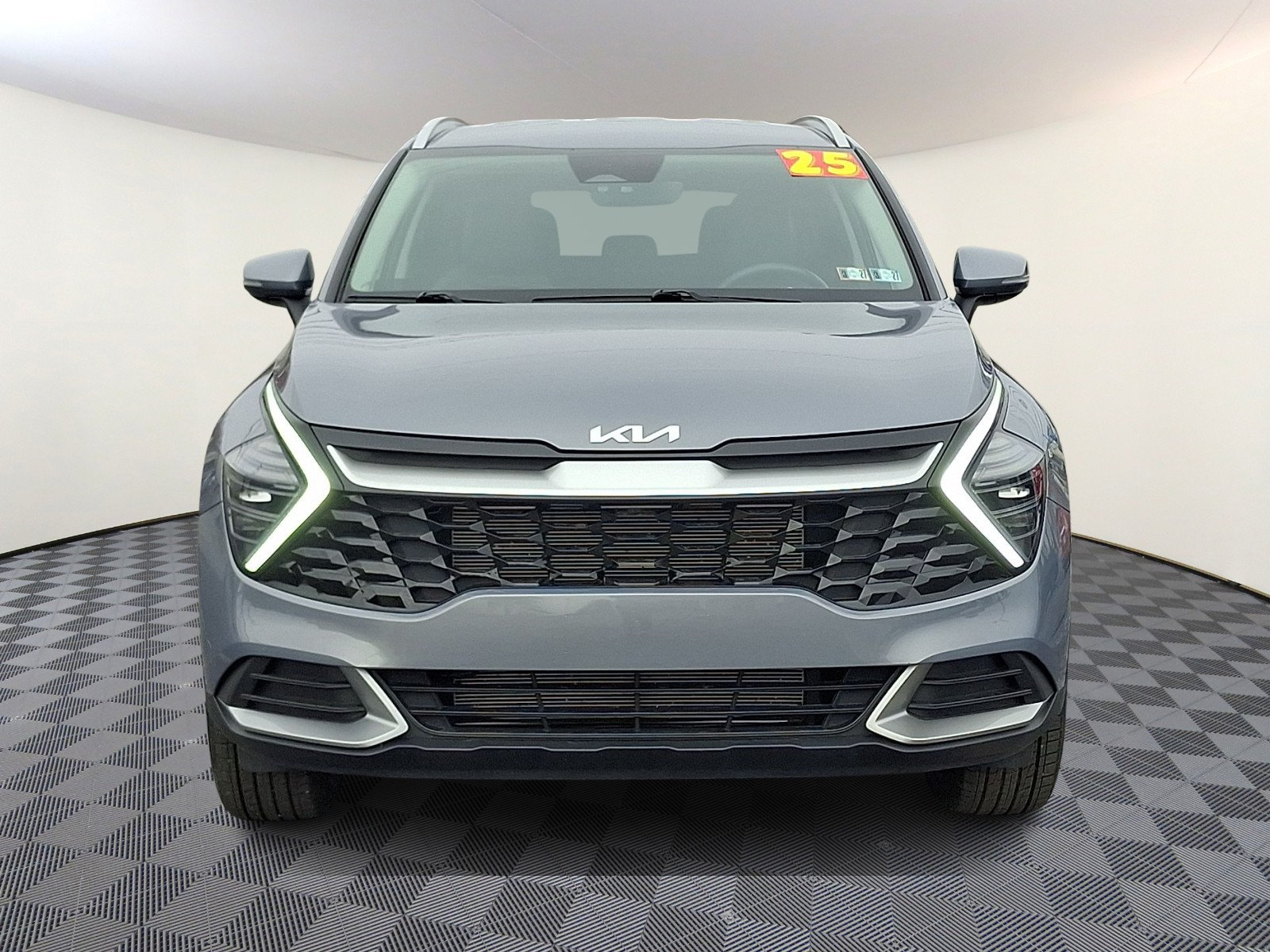Used 2025 Kia Sportage EX AWD/4WD image 2