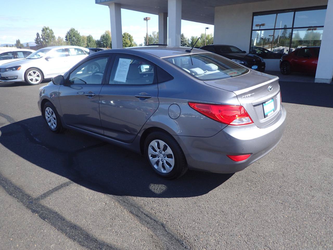 Used 2016 Hyundai Accent SE FWD image 3