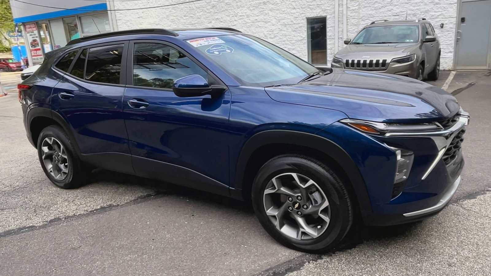 Certified 2024 Chevrolet Trax LT image 2