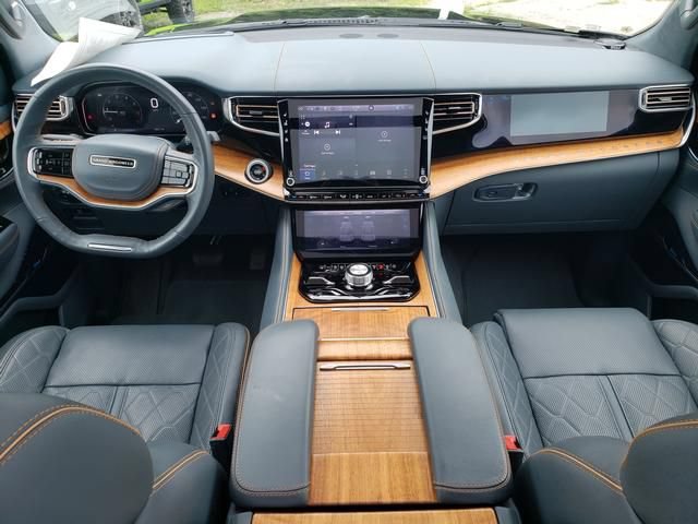 Used 2024 Jeep Grand Wagoneer Series III w/ Rear Seat Video Group 1 AWD/4WD image 18