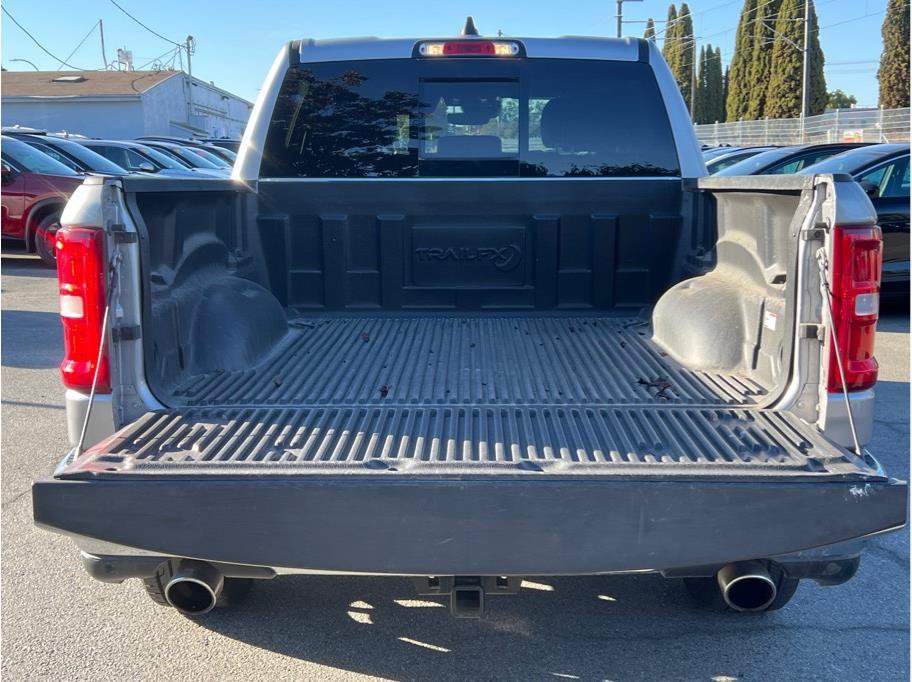 Used 2025 RAM 1500 Laramie AWD/4WD image 5