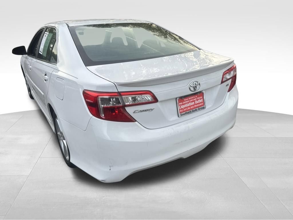 Used 2014 Toyota Camry SE image 18