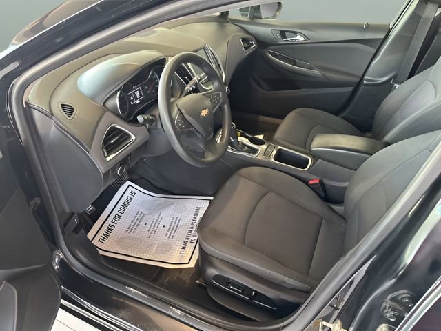 Used 2018 Chevrolet Cruze LT w/ Convenience Package image 7