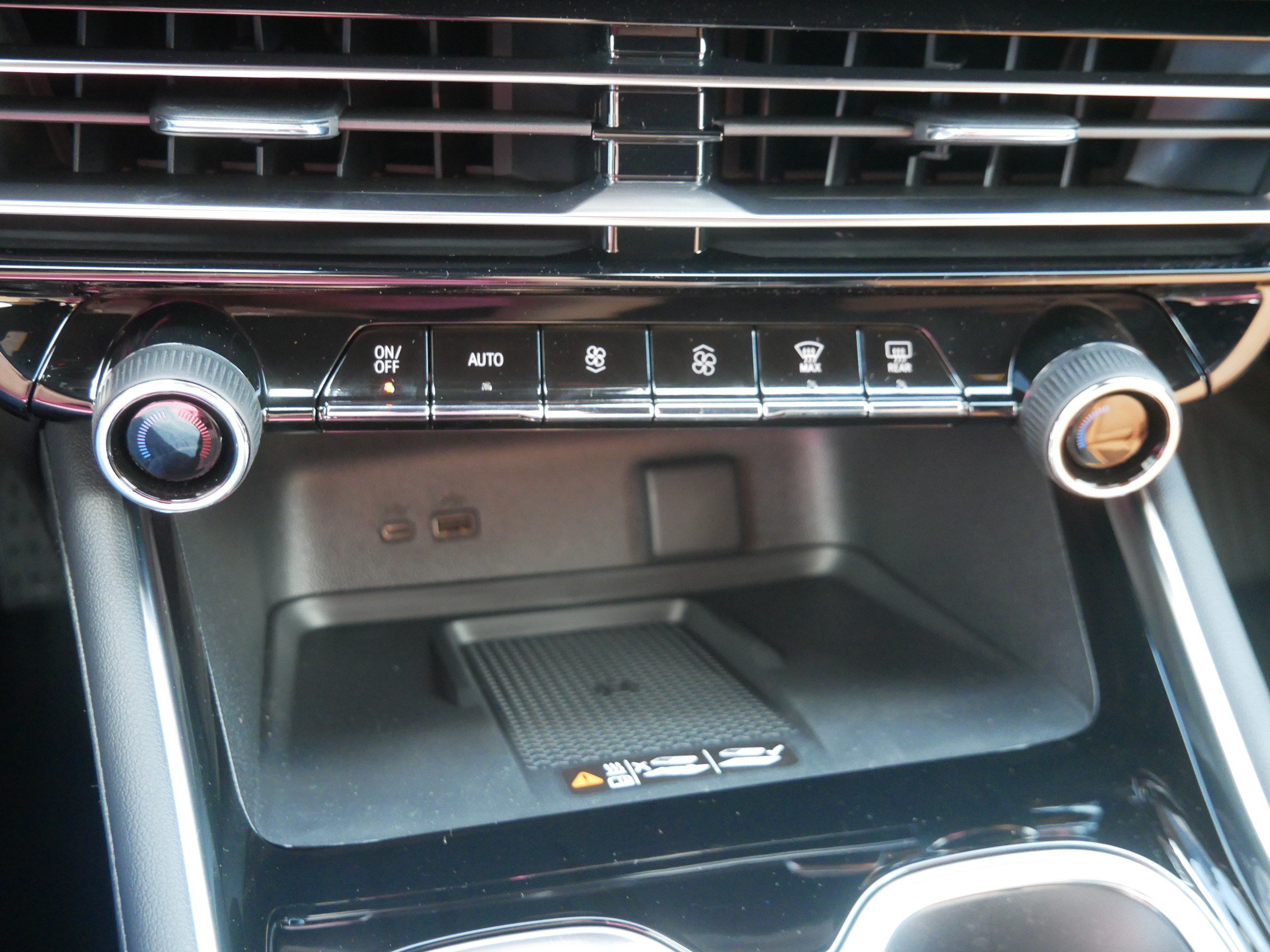 New 2027 Chevrolet Traverse Z71 w/ Enhanced Driving Package AWD/4WD image 8