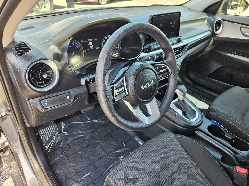 Used 2024 Kia Forte LXS FWD image 16