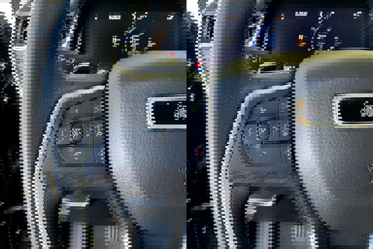 Used 2023 Jeep Grand Cherokee Limited w/ Luxury Tech Group II image 22