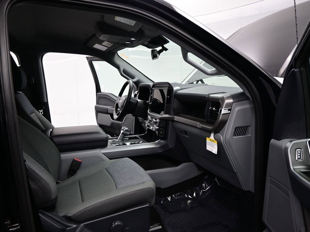 Used 2025 Ford F150 Lightning XLT image 18