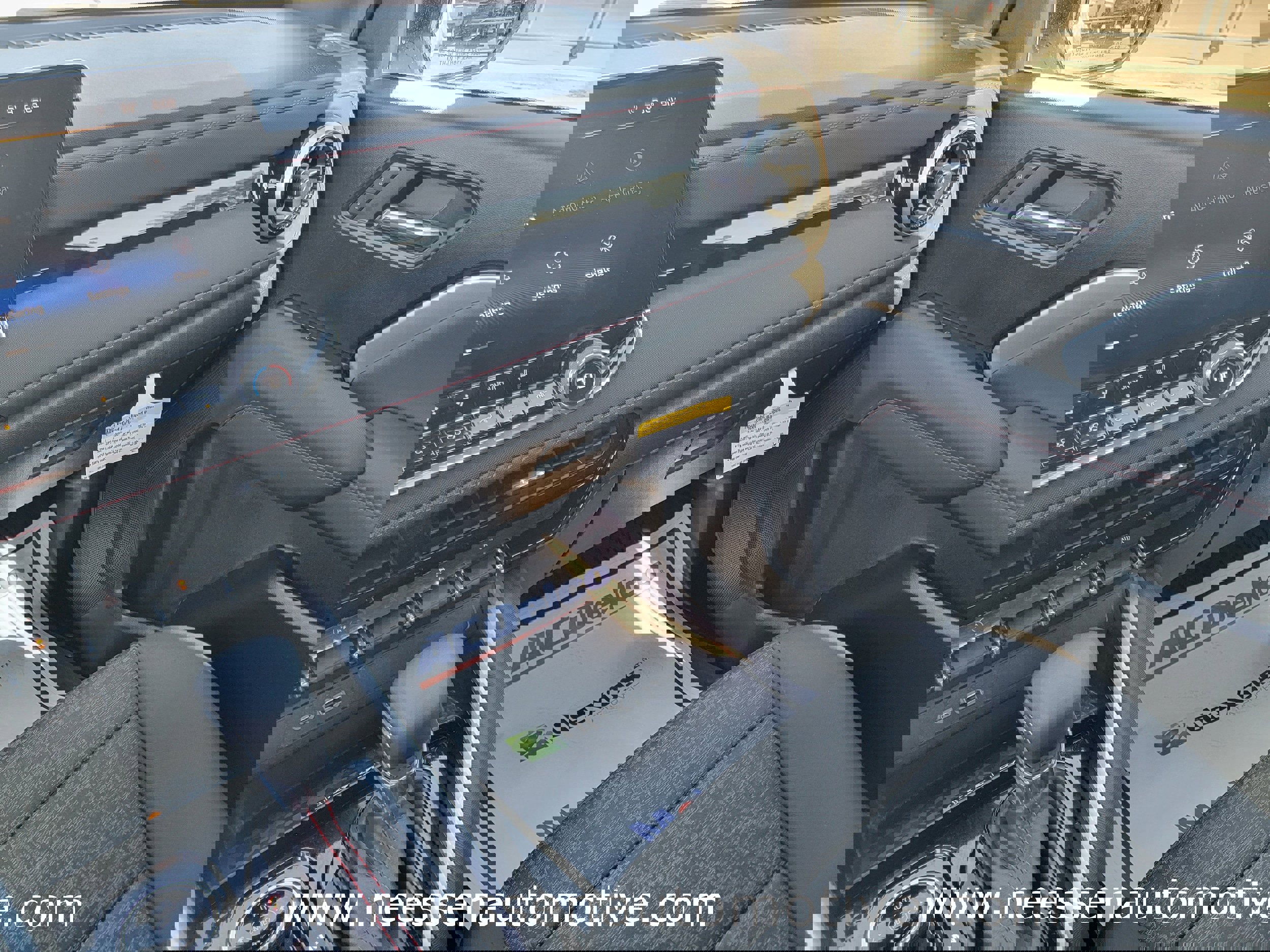 Used 2024 Chevrolet Colorado Z71 w/ Z71 Convenience Package 2 image 32