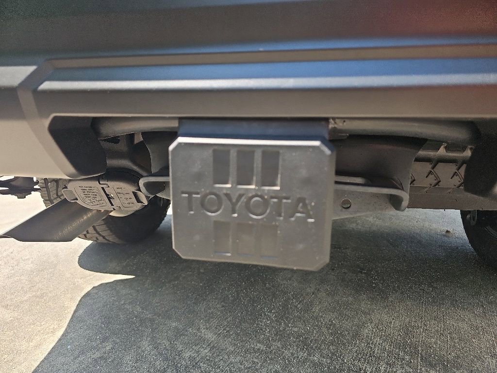 Used 2025 Toyota 4Runner SR5 AWD/4WD image 26