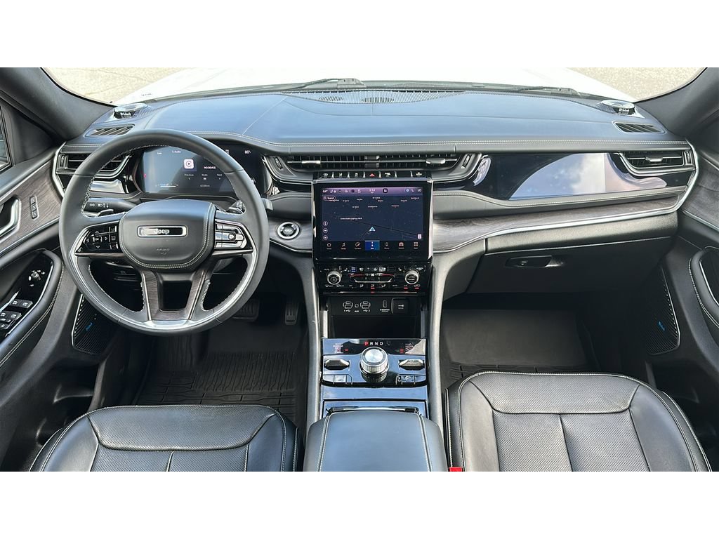 Used 2023 Jeep Grand Cherokee Overland AWD/4WD image 20