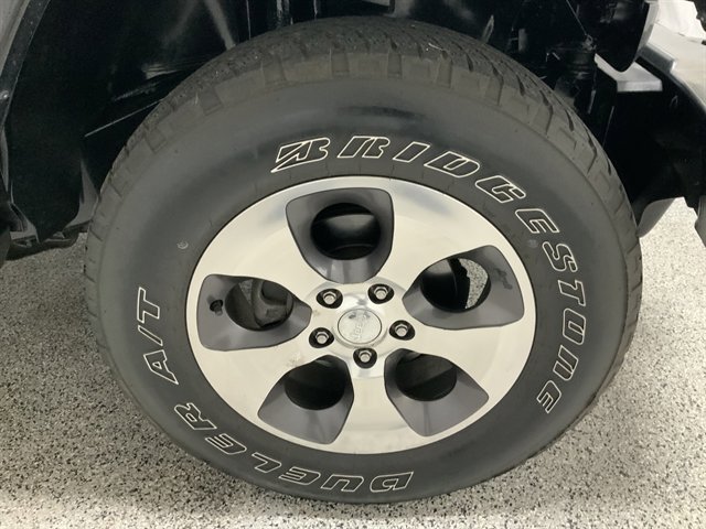 Used 2017 Jeep Wrangler Unlimited Sahara image 11