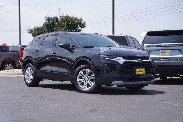 Used 2022 Chevrolet Blazer LT FWD image 2