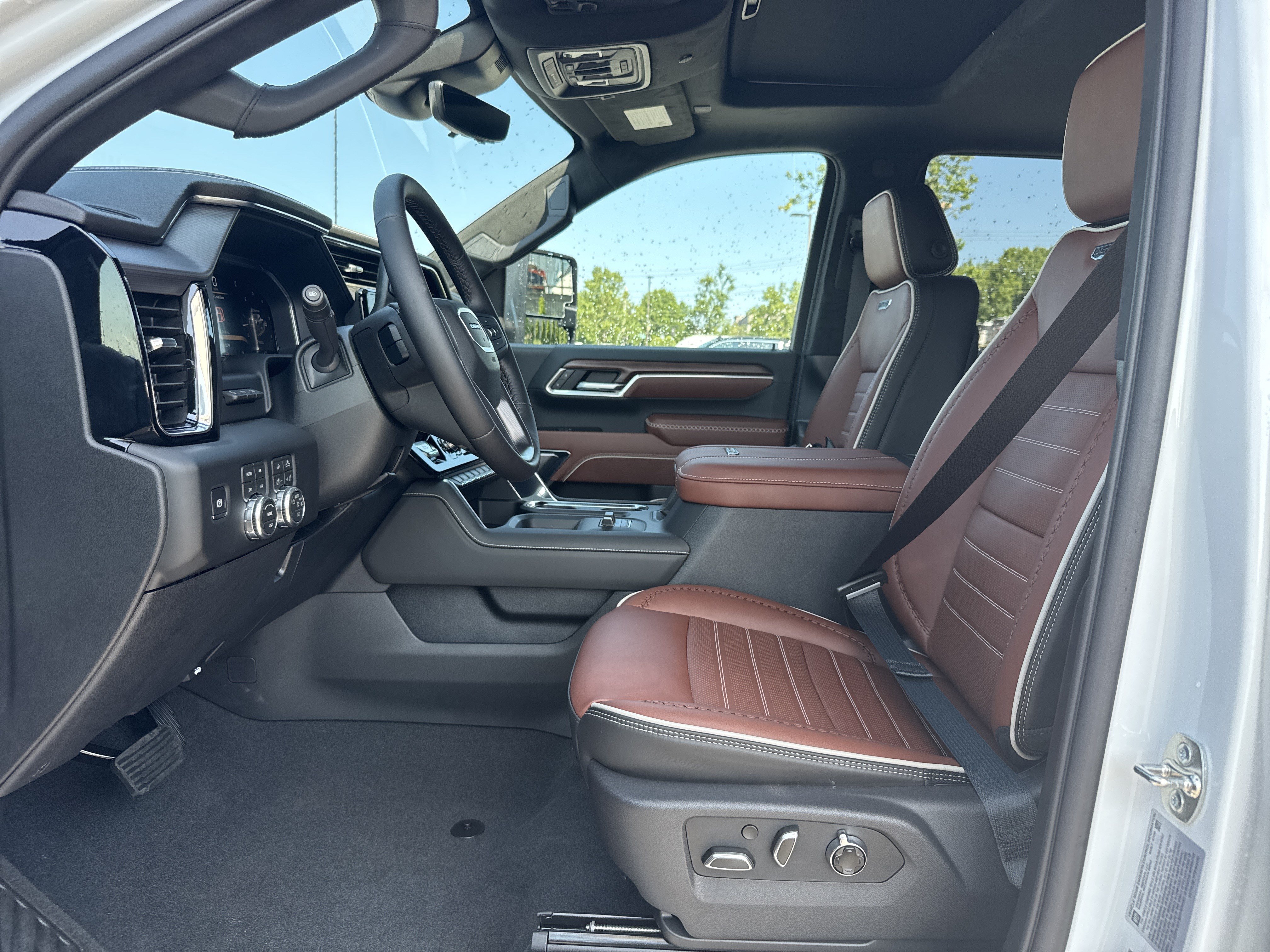 New 2026 GMC Sierra 2500 Denali Ultimate AWD/4WD image 17